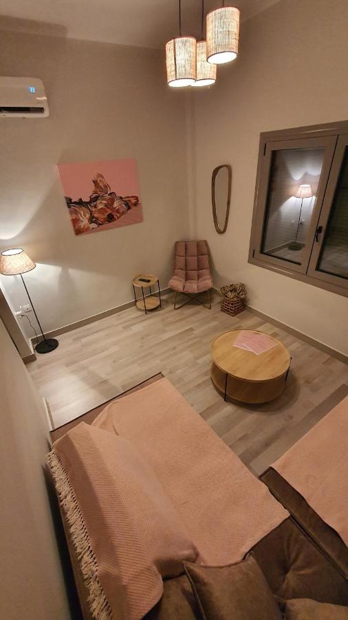 Larry'S Little Place In The Center Of Gytheio ภายนอก รูปภาพ